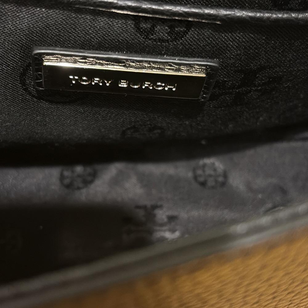 Tory Burch Thea Pebbled Leather Flap Crossbody Black EUC Quiet Luxury - Picture 4 of 8